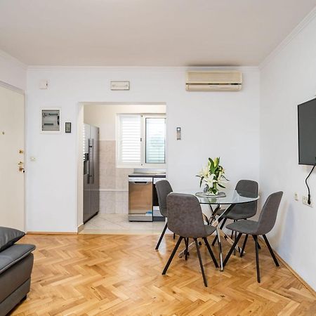 Apartman Knego With Parking Dubrovnik Kültér fotó