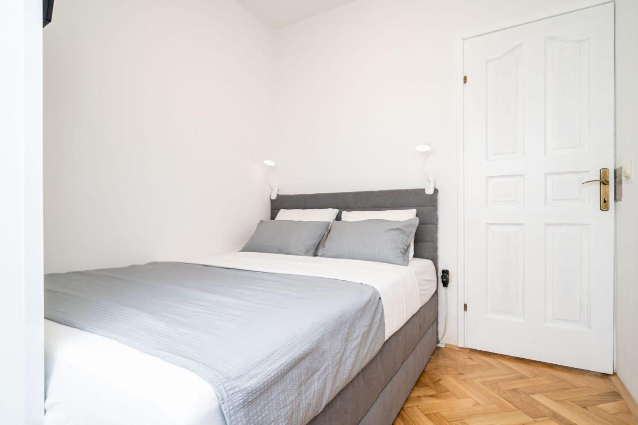 Apartman Knego With Parking Dubrovnik Kültér fotó