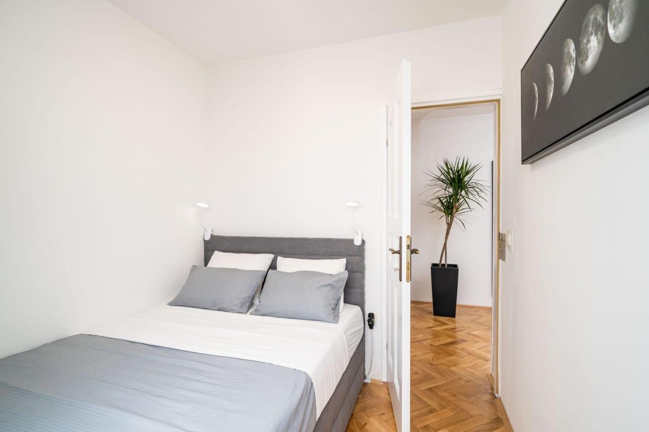 Apartman Knego With Parking Dubrovnik Kültér fotó