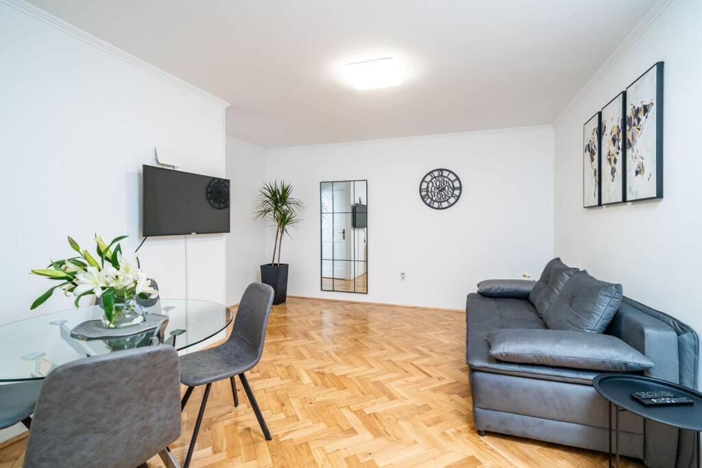 Apartman Knego With Parking Dubrovnik Kültér fotó