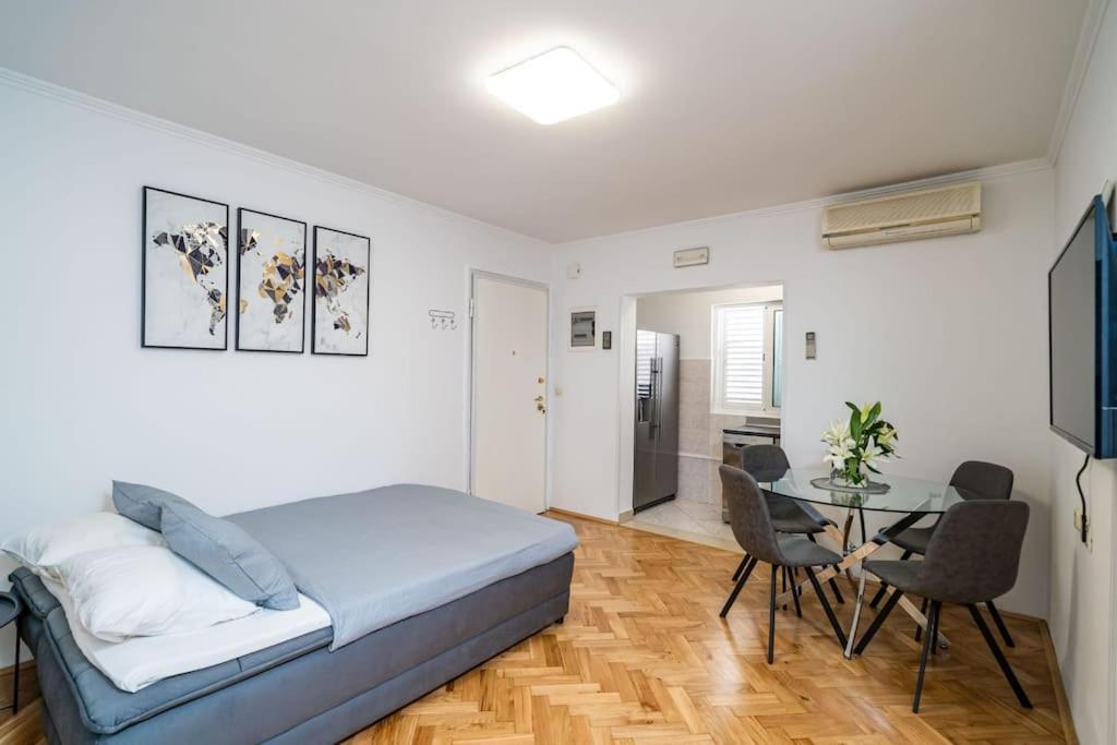 Apartman Knego With Parking Dubrovnik Kültér fotó